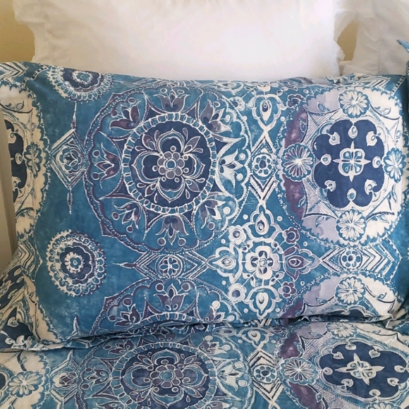 Pottery Barn Medallion Duvet Cover With Shams - Picture 2 of 8